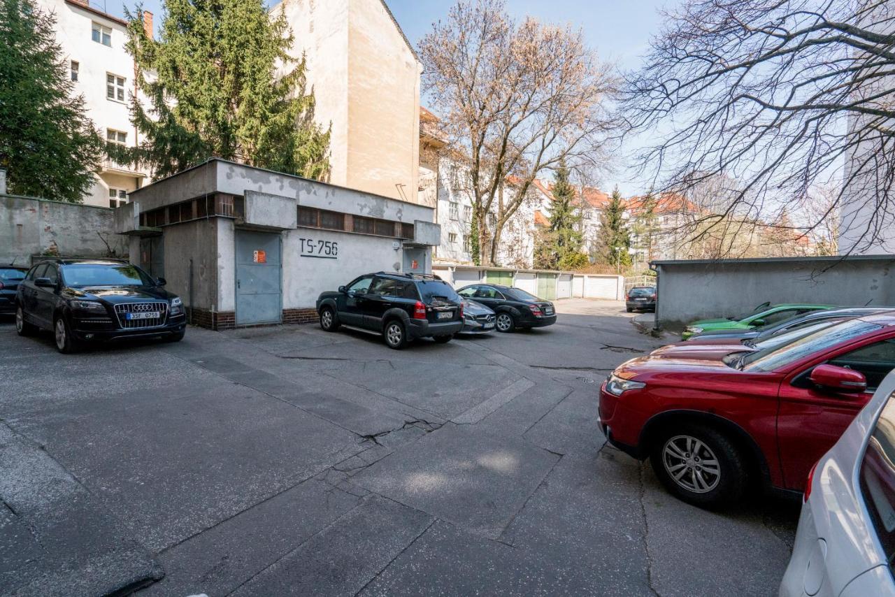 Stylish Centrally Located 1Br Apartment With Parking Pressburg Exterior foto